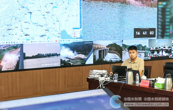 宋佳杰在汇报现场 本报通讯员 贾伟峰 摄